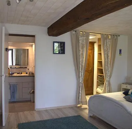 D La Roussiere Bed & Breakfast 3*