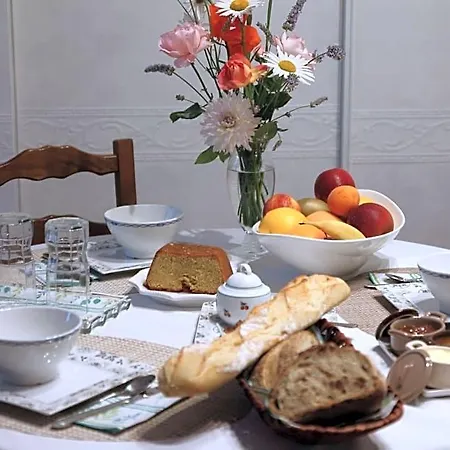 D La Roussiere Saint-Ouen-Des-Toits