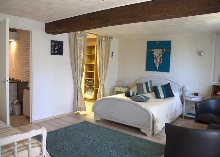 Alojamento de Acomodação e Pequeno-almoço D La Roussiere 3*