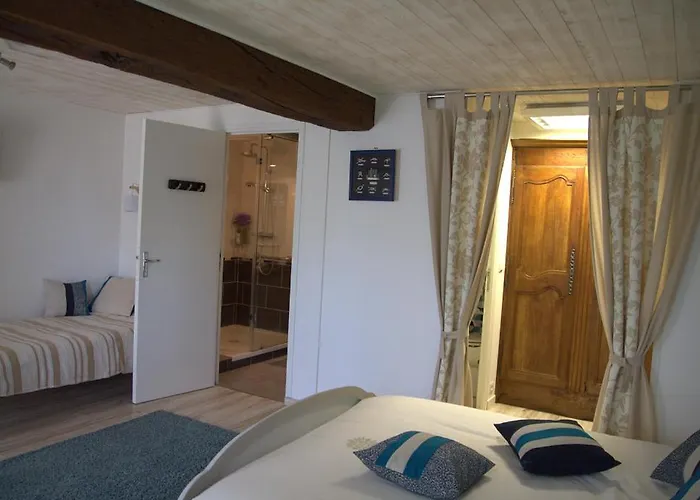 D La Roussiere 3* Saint-Ouen-Des-Toits